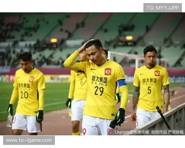 大阪樱花与恒大足球队对决分析及战术特点探讨